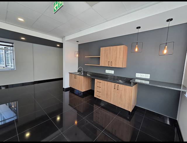 421M² OFFICE TO LET IN SANDTON CENTRAL